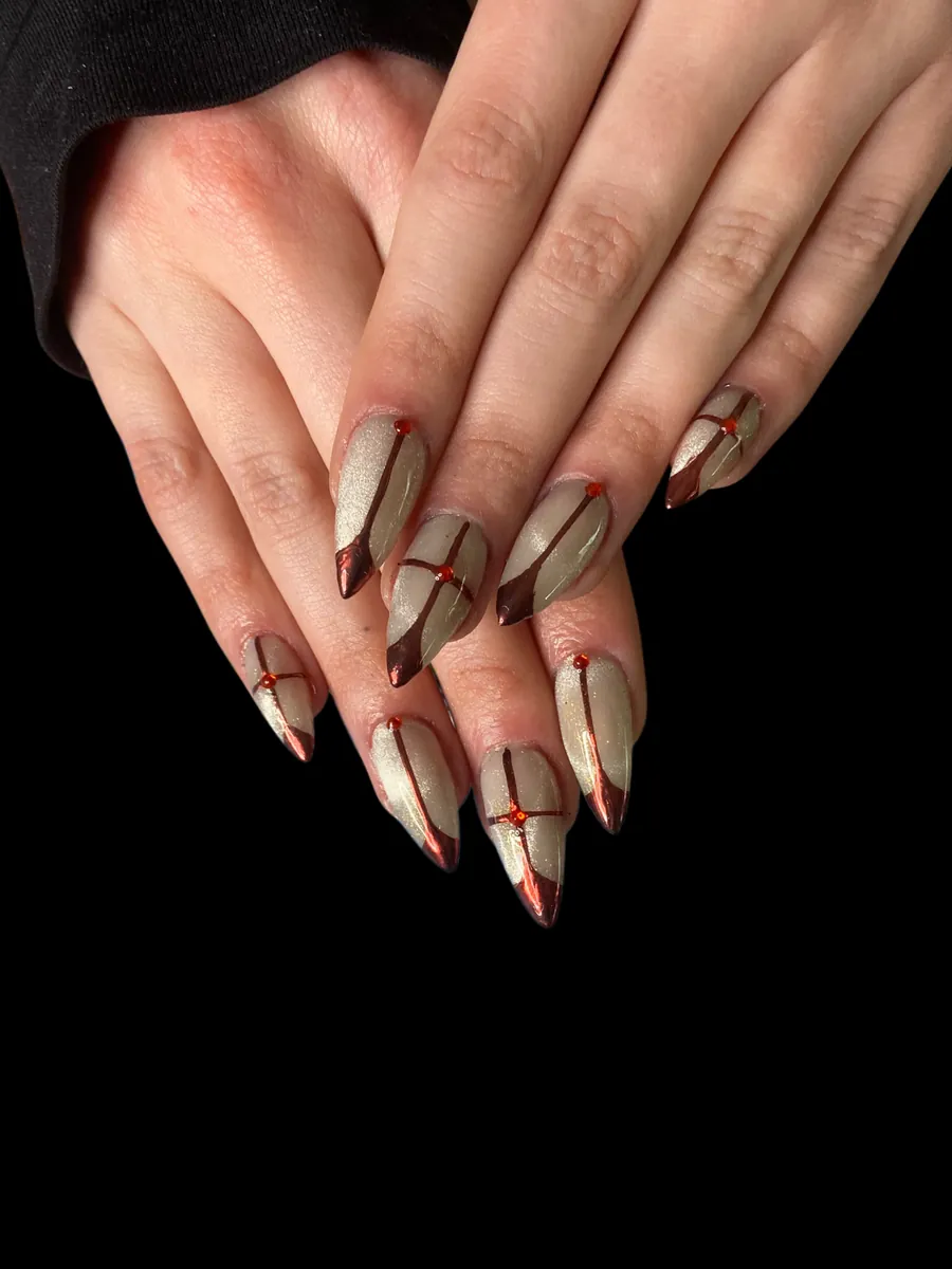 Acrygel stiletto french chrome cuivré